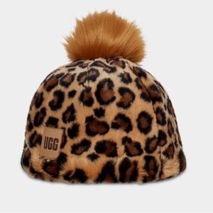 Faux Fur Beanie W Pom OS